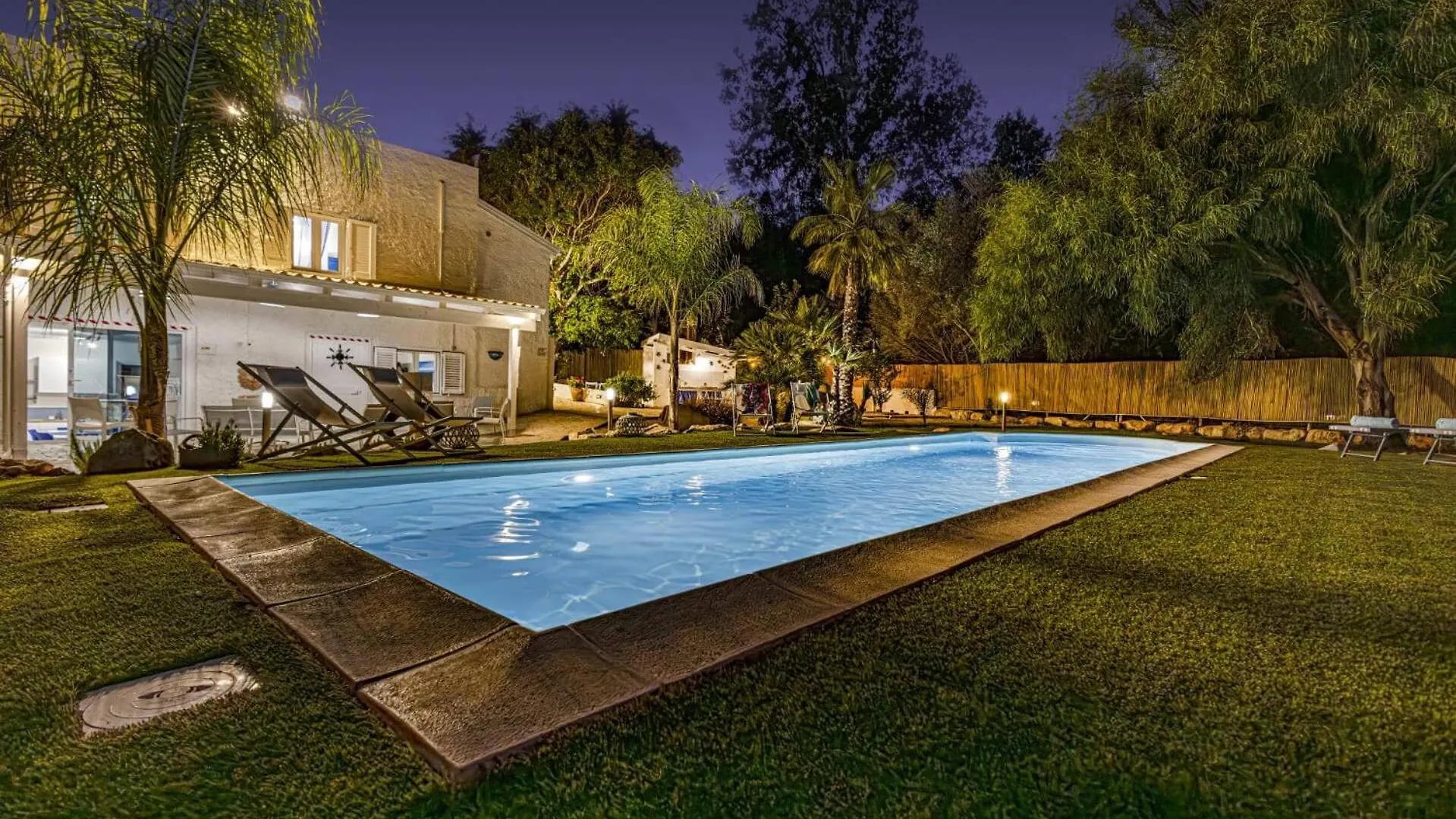Villa Mediterraneo By Villa Plus Santa Maria Del Focallo Italy